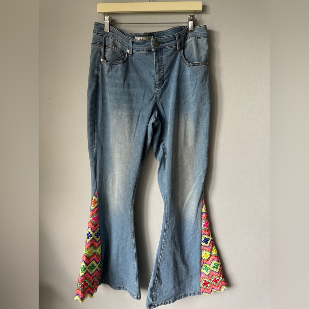 Embroidered Flare Jeans - Blue